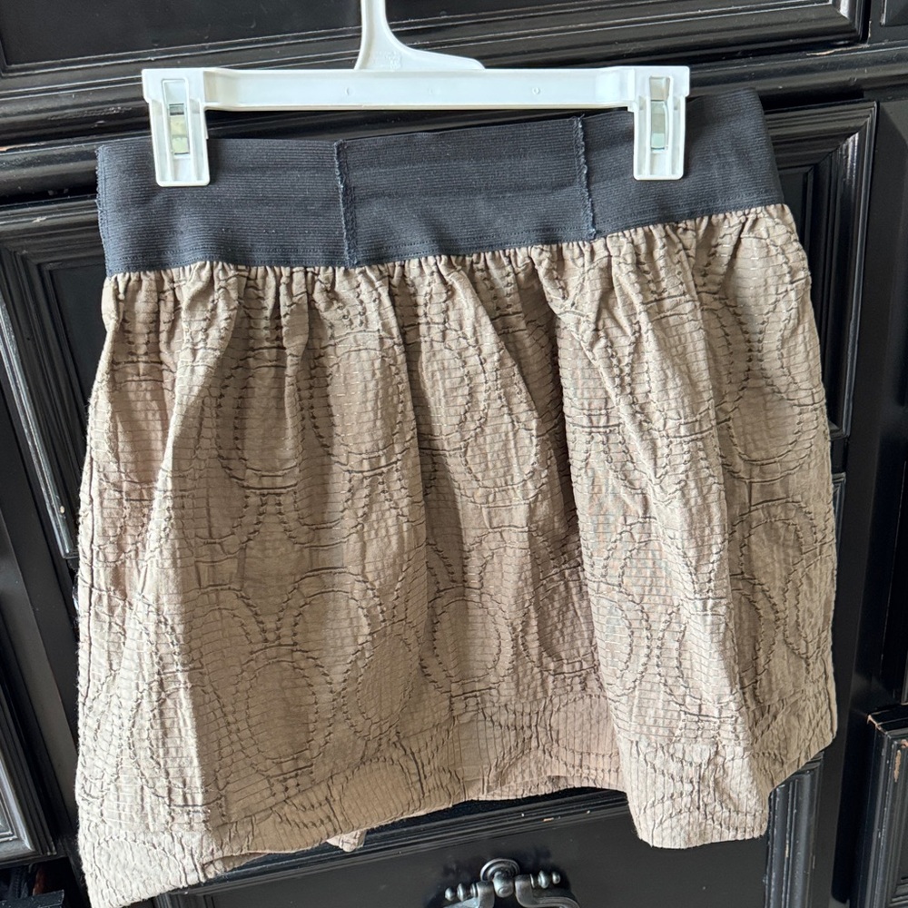 Simply Vera by Vera wang skirt size small